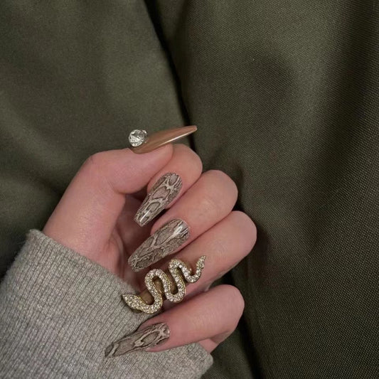 Snake Nails